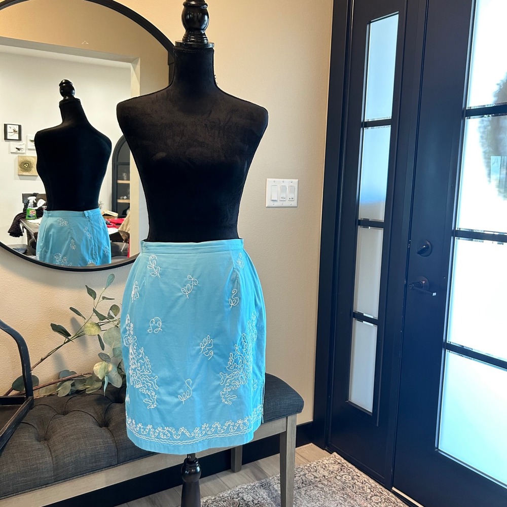 Casual Corner Blue Embroidered Cotton Pencil Skirt Size 6 Coral Coastal Nautical